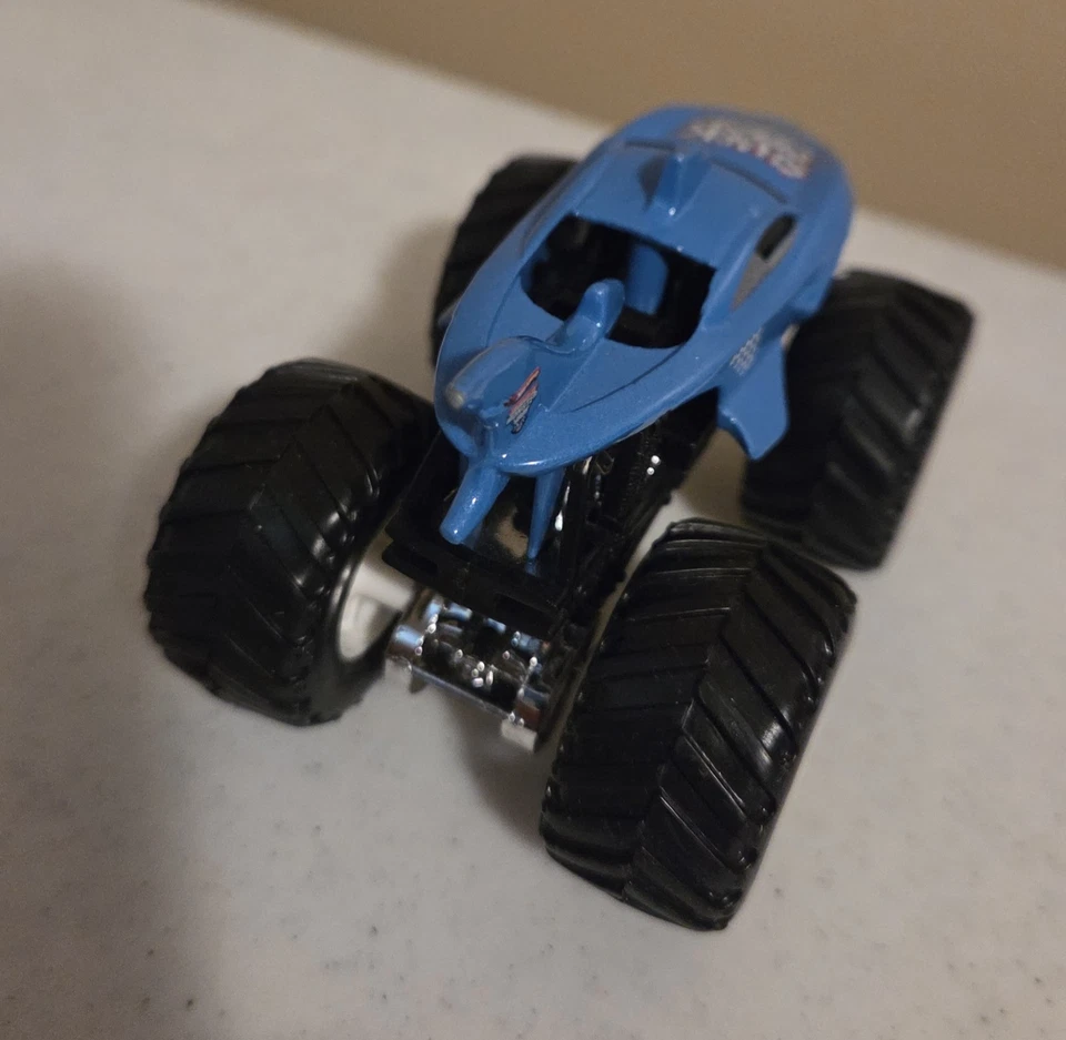 Camión Monster Jam SHARK WREAK 1:64 Mattel Hot Wheels  Foto 4 de 4