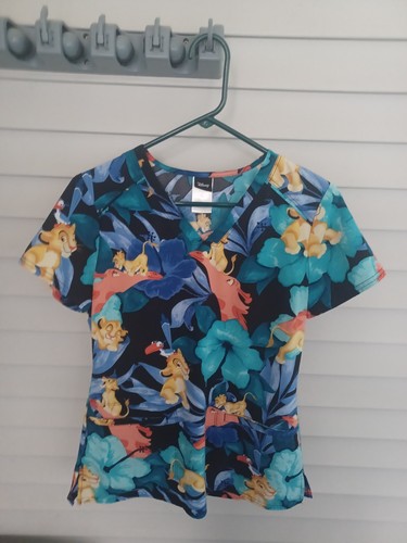 Disney Women s Lion King Scrub Top Small
