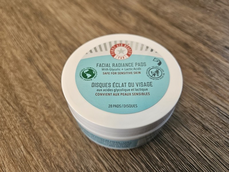 First Aid Beauty Facial Radiance Pads 28 Pads NEW