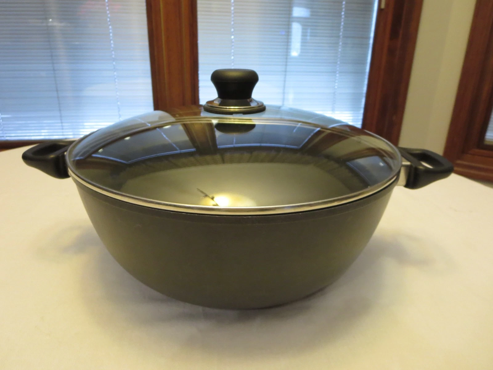 Scanpan Classic Curved Dutch Oven with Lid
