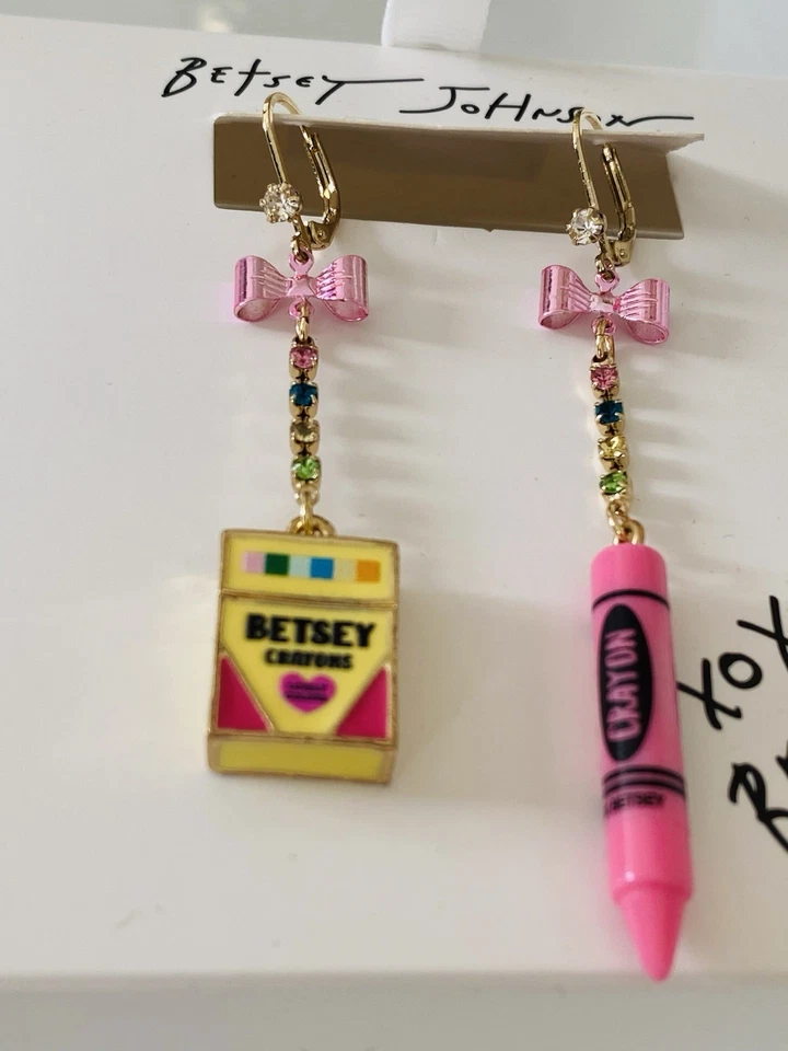 Betsey Johnson Back To School Pink Bow Crayon Box Mismatch Drop Earrings NEW IOB - Image 4 of 4