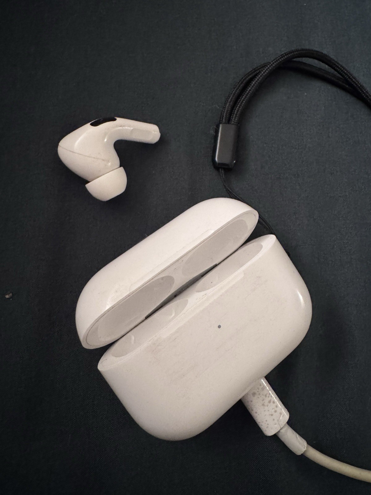 Apple AirPods Pro 1st Gen Case A2700 And Left AirPod A2084-image