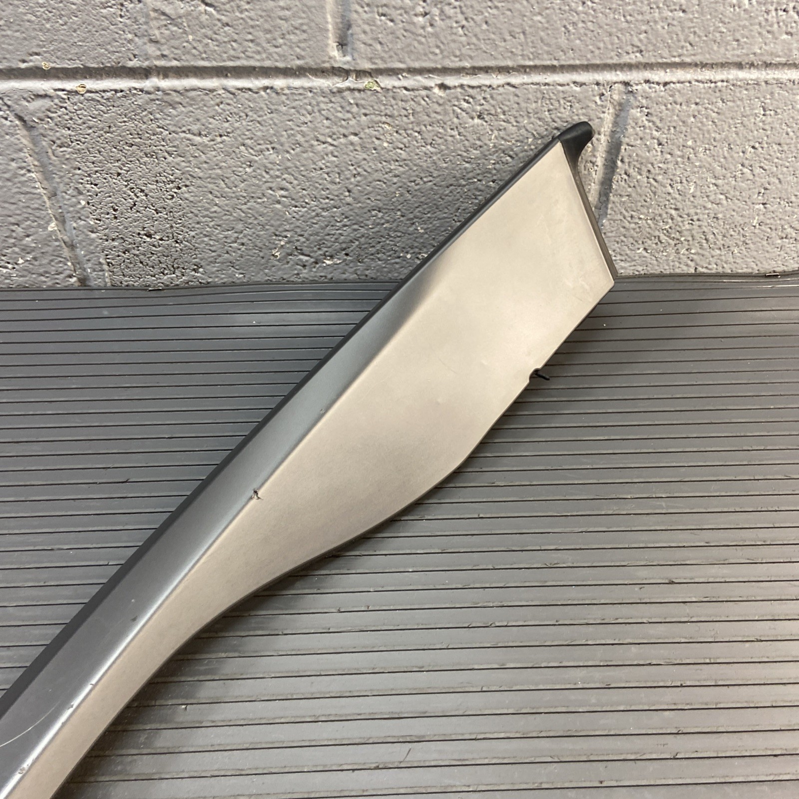 BMW i8 2014-2020 Front Right Lower Scuff plate