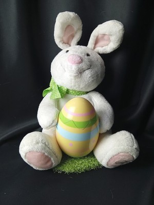 Hallmark Animated Easter Bunny/Chick in Egg Plush Sings Rockin' Rabbit WORKING!