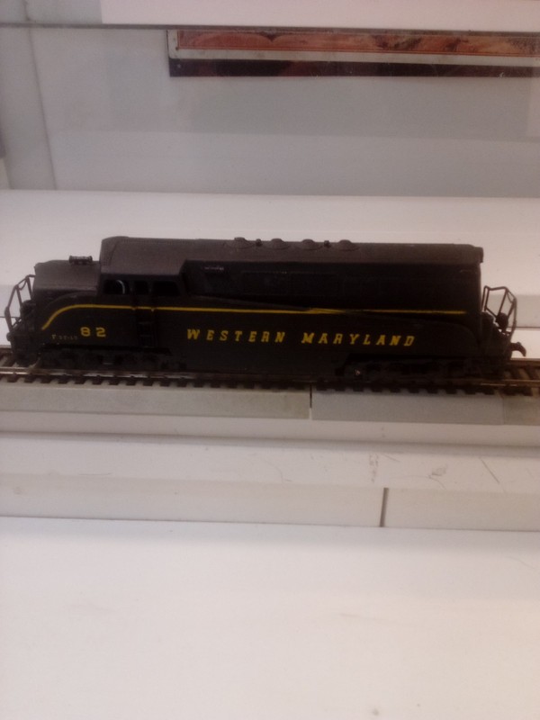 AHM TEMPO HO SCALE DIESEL ENGINE WESTERN MARYLAND EMD BL2 SEE DISCRIPTION
