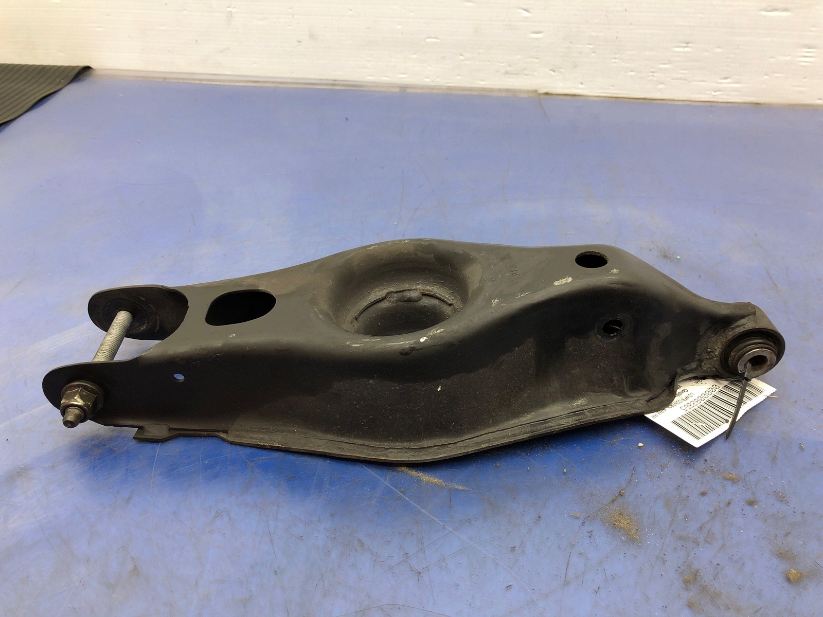2014 - 2017 MASERATI GHIBLI M157 REAR LEFT LOWER SPRING PERCH CONTROL ARM *57K*