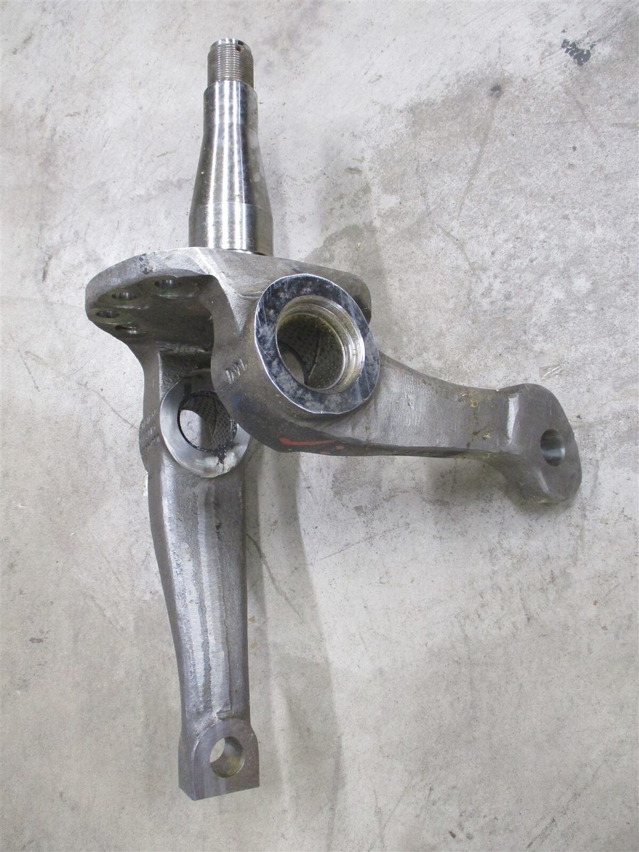 DS971683 NEW INTERNATIONAL STEERING KNUCKLE LEFT HAND SPICER  
