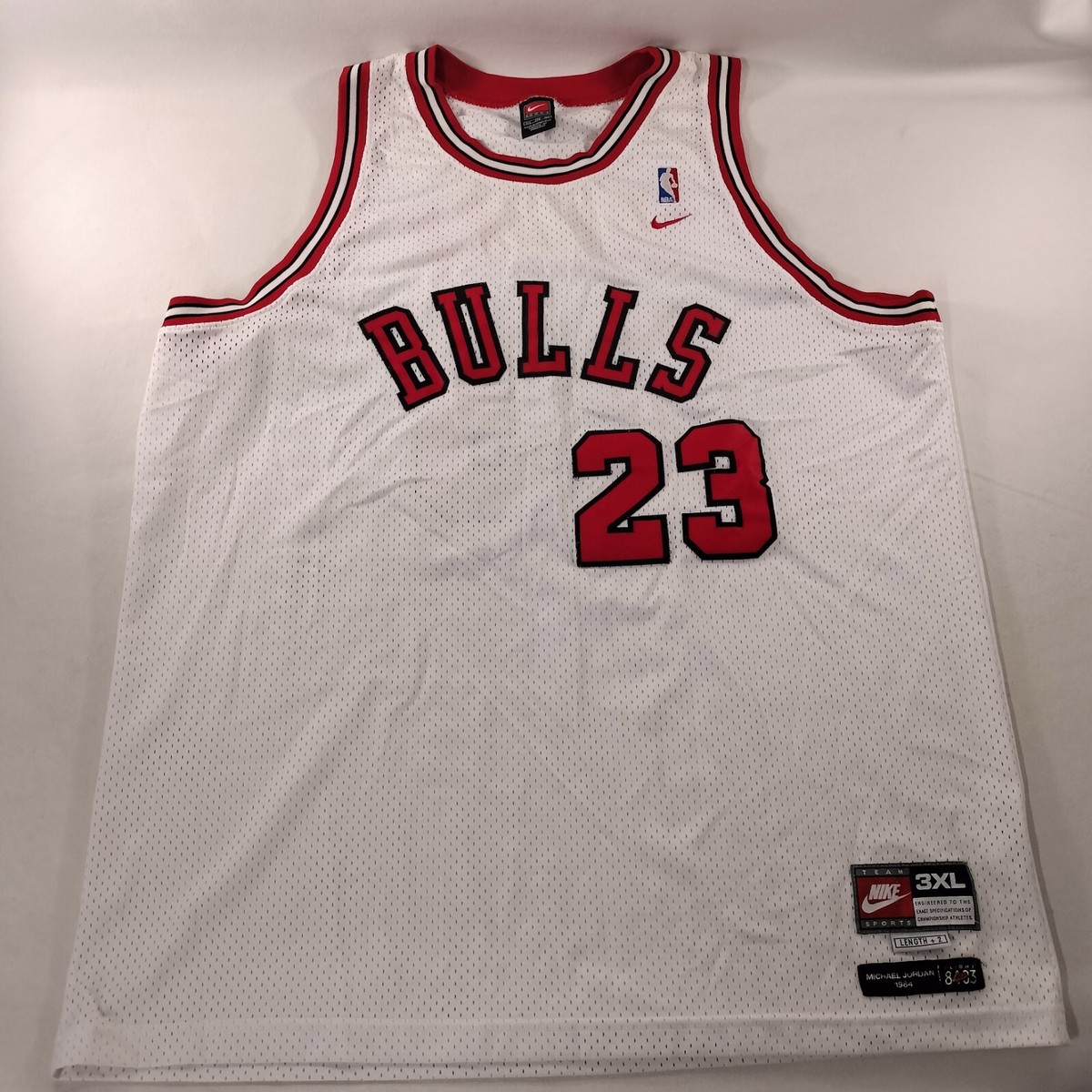 VTG Nike Team Michael Jordan Chicago Bulls #23 1984 Flight