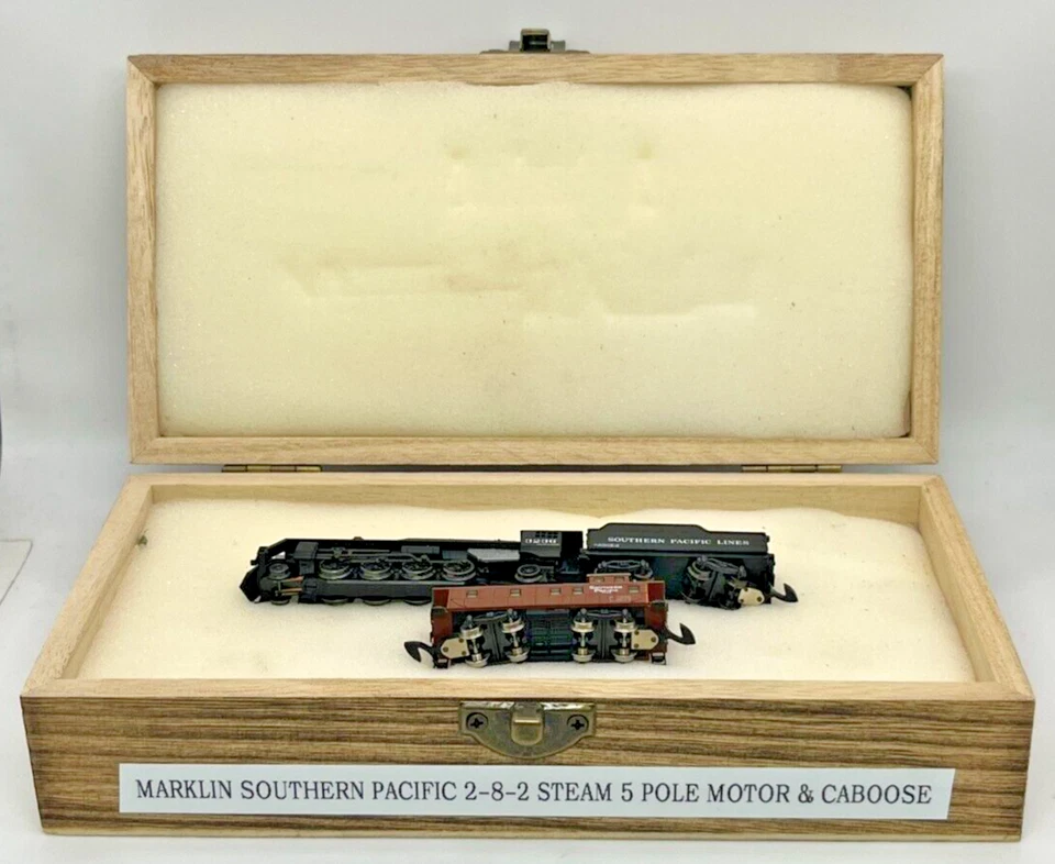 Z Scale Marklin Southern Pacific 5 Pole Steam Loco 2-8-2 w/ Caboose Custom Case - Image 3 of 4