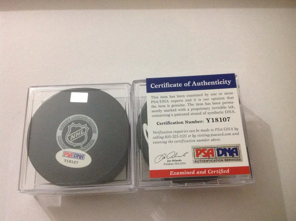 Martin St. Louis Signed Hockey Puck New York Rangers PSA DNA COA Autographed a - Image 2 of 3
