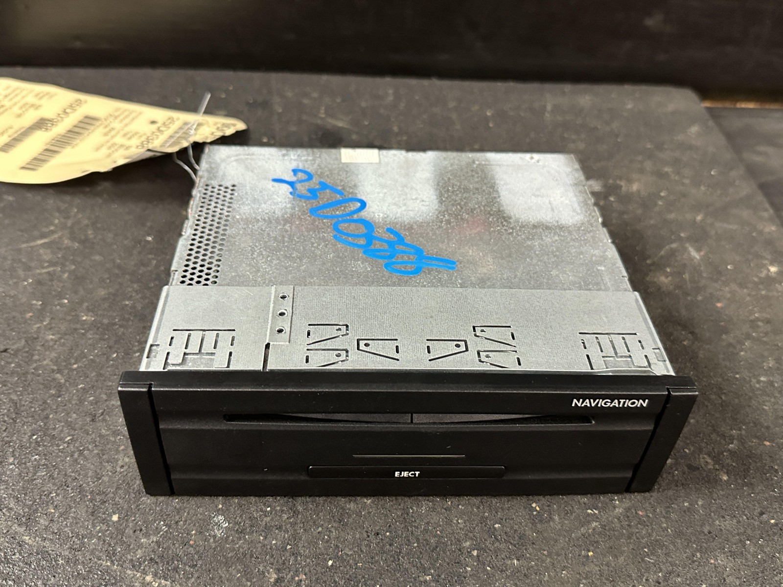 04-10 BENTLEY CONTINENTAL NAVIGATION PLAYER IN DASH ID 3W0919887A