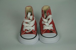 red converse baby shoes