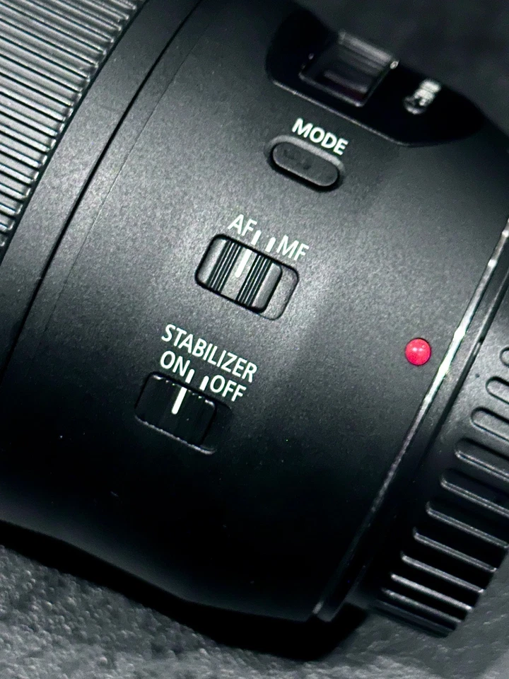 Canon EF 70-300mm f/4-5.6 IS II USM - Telephoto  lens- Boxed- VG con - W. Sussex - Image 4 of 4