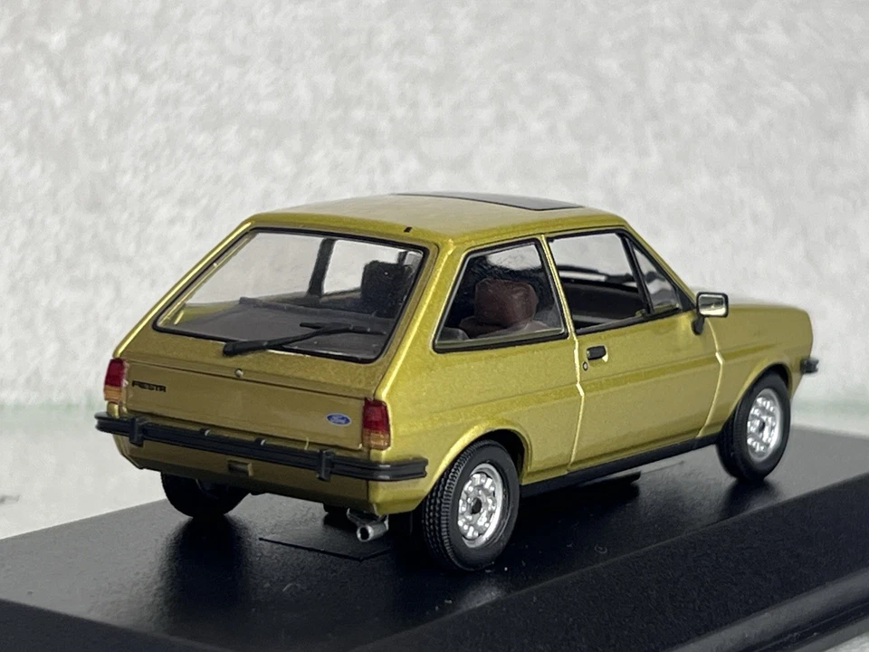 Minichamps 1:43 Ford Fiesta Mk1 1976 Gold Metallic Boxed - Image 3 of 4