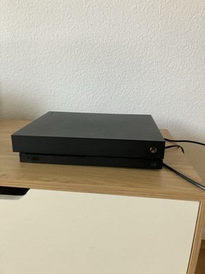 XBOX ONE X 1TB 
