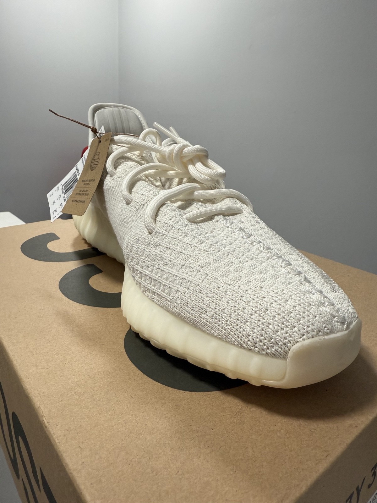 Size 14 - Adidas Yeezy Boost 350 V2 Low Bone New In Box 2022 Manufacture thumbnail 2