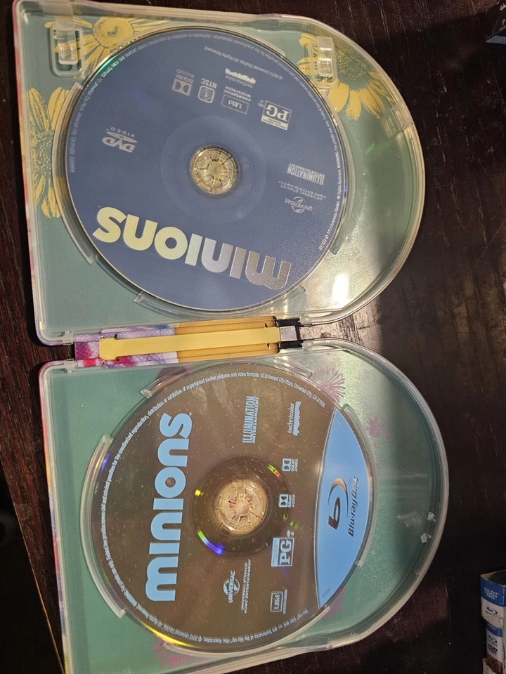 Minions DVD & Blu Ray (Steelbook, Ironpack Tin, with Bonus Disc) - Image 3 of 4