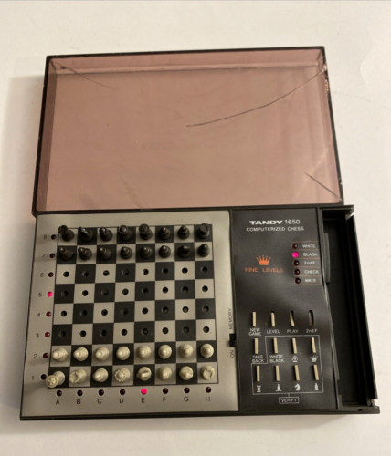 Tandy Radio Shack 1650 Computerized Portable Sensory Chess Vintage