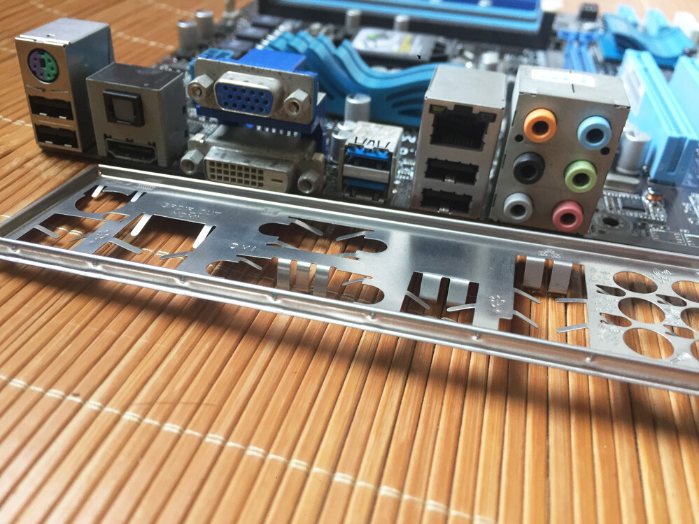 起動せんファン動かん音出ないASUS P8H67-M PROのPCとIS-