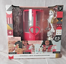 FAO Schwarz Street Chic Fashionistas Wash and Color Design Dolls 23 Pieces