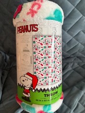 PEANUS SNOOPY CHRISTMAS THROW BLANKET 46" X 60" WHITES - BRAND NEW