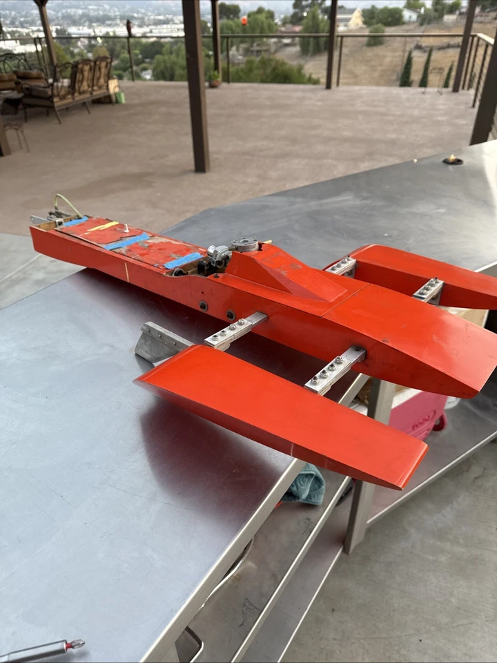 VINTAGE R/C OUTRIGGER NITRO SPEED BOAT 38" WITH OPS Nitro ENGINE!! - Image 3 of 4