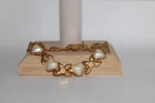 Vintage Costume Jewelry Gold Tone Plastic White Heart Bracelet 7"
