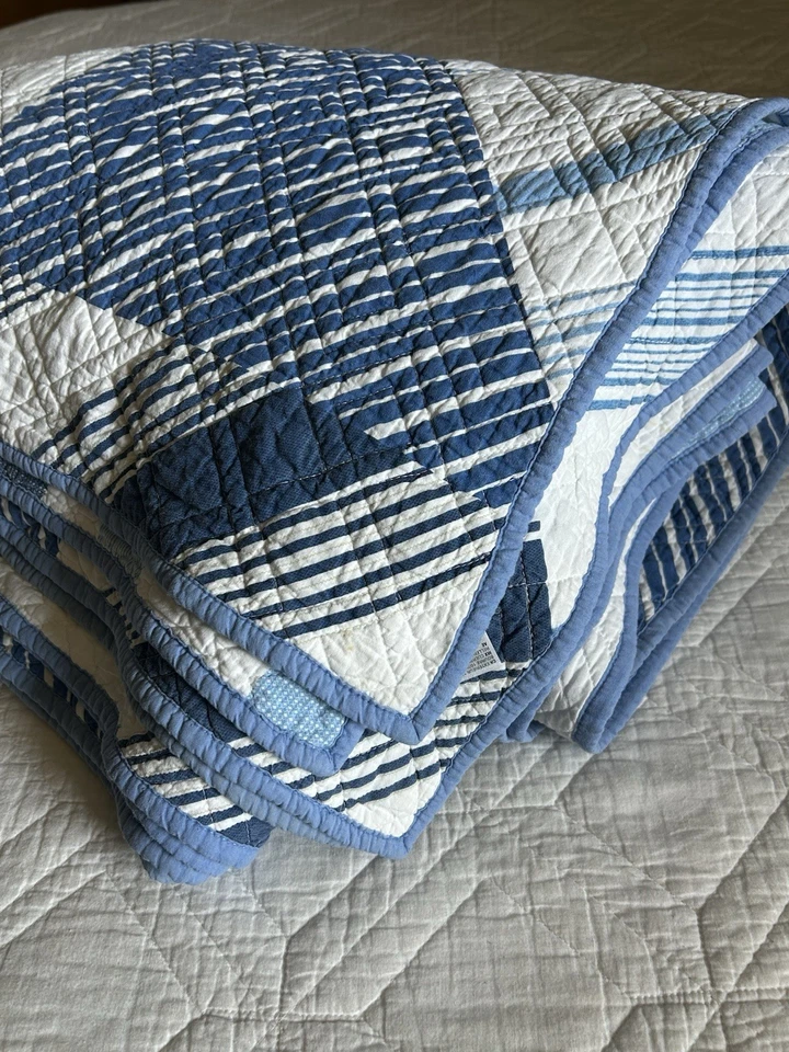 Edredón Martha Stewart Vela Geométrica Azul Blanco Náutico Costero 106x92 Cama KING Foto 3 de 4