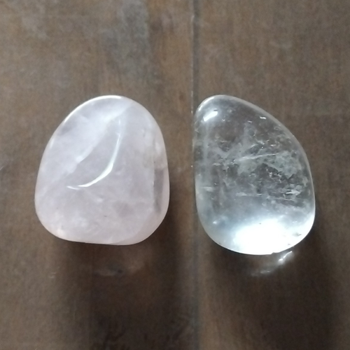 2x Edelstein Trommelsteine getrommelt & poliert – rosa & klar/farblos