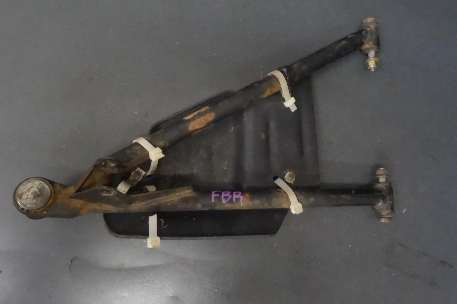 Ski-Doo OEM Front Lower Upper Right Control A Arms  860512900 Summit Highmark +