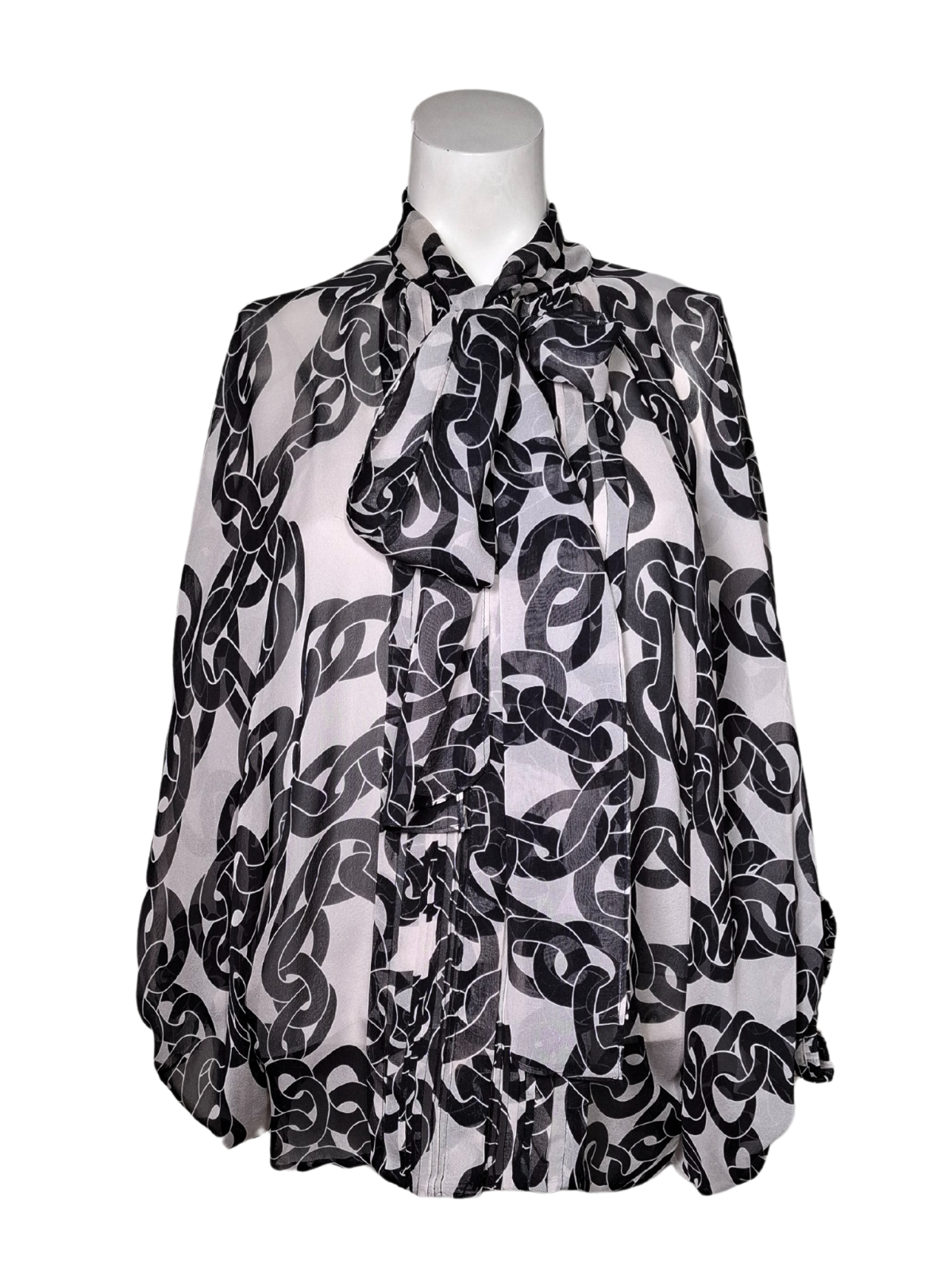 DVF Silk Blouse in Size M – Effortless Elegance & Comfort