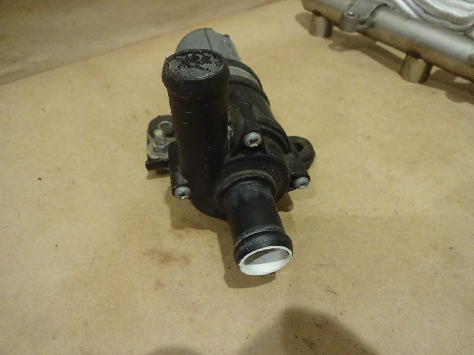 Ferrari California -  Water Pump For Evaporator Box - P/N 65460300