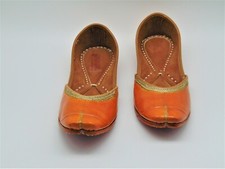 Ethnic Indian genuine leather Bridal shoes with embroidery Juti Khussa sandals