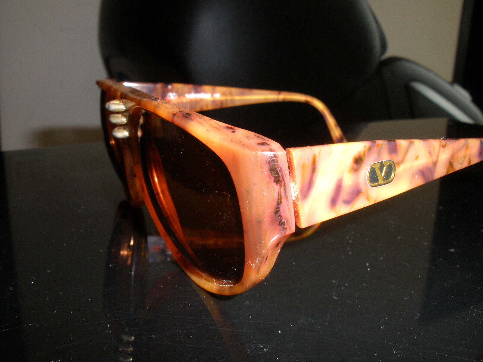 RARE FIND COLLECTORS VALENTINO LADIES VINTAGE V LOGO BROWN SUNGLASSES image 3