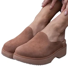 Reef Vista Skye Walnut Suede