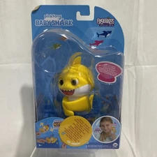 WowWee Fingerlings Pinkfong Baby Shark Yellow Kiss Tech Magic Motion Sensor