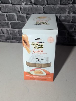 Purina Fancy Feast Savory Purée Naturals Cat Treats Salmon & Tuna 15 Pack. P9