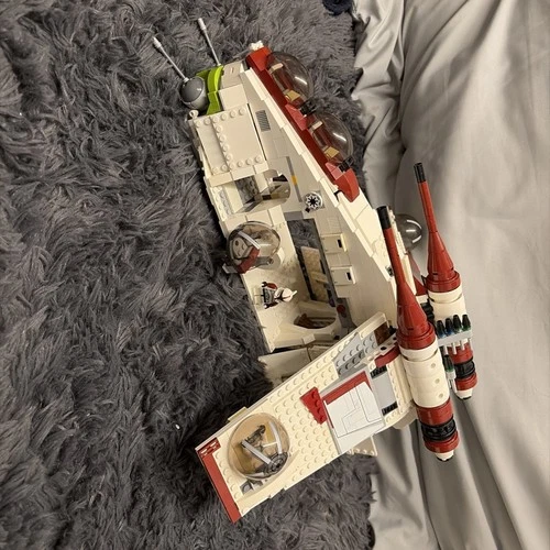 2013 Lego Star Wars Republic Gunship 75021