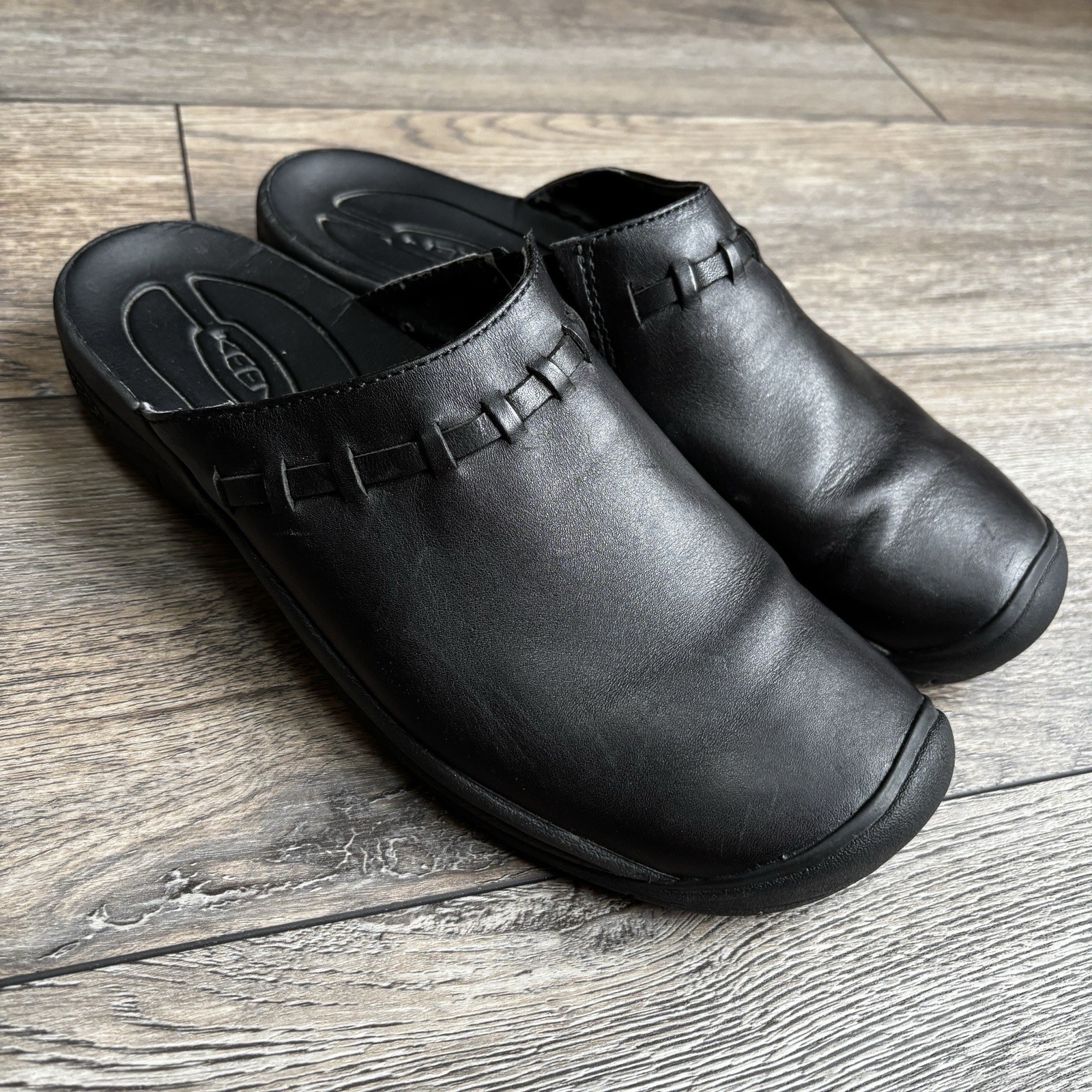 Zoccoli donna Keen neri in pelle Winslow slip on scarpe mules taglia 10