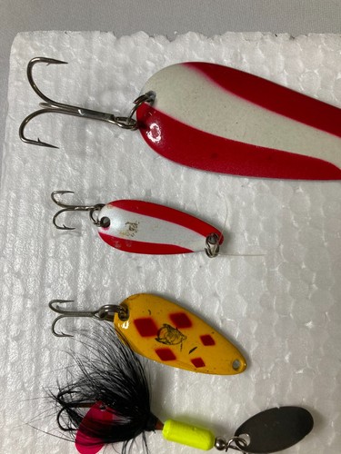 Vintage fishing lures lot of 8 Mitchell, goldfish helgy, dardevle - Picture 4 of 17