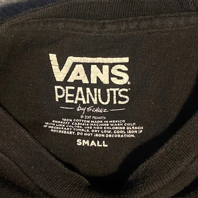 Camisa SNOOPY vans PEANUTS Negra Manga Larga Pull Over Brazo Gráficos Juventud PEQUEÑA Foto 3 de 4