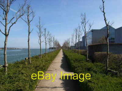 Foto 6x4 Eastpoint Business Park Clontarf Eine schön gepflegte Promenade an der c2007