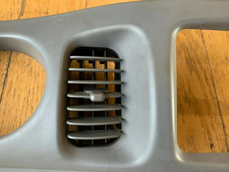 Buick Lesabre 2002 velocímetro bisel tablero radio moldura gris ~ Estante 9 Foto 4 de 4