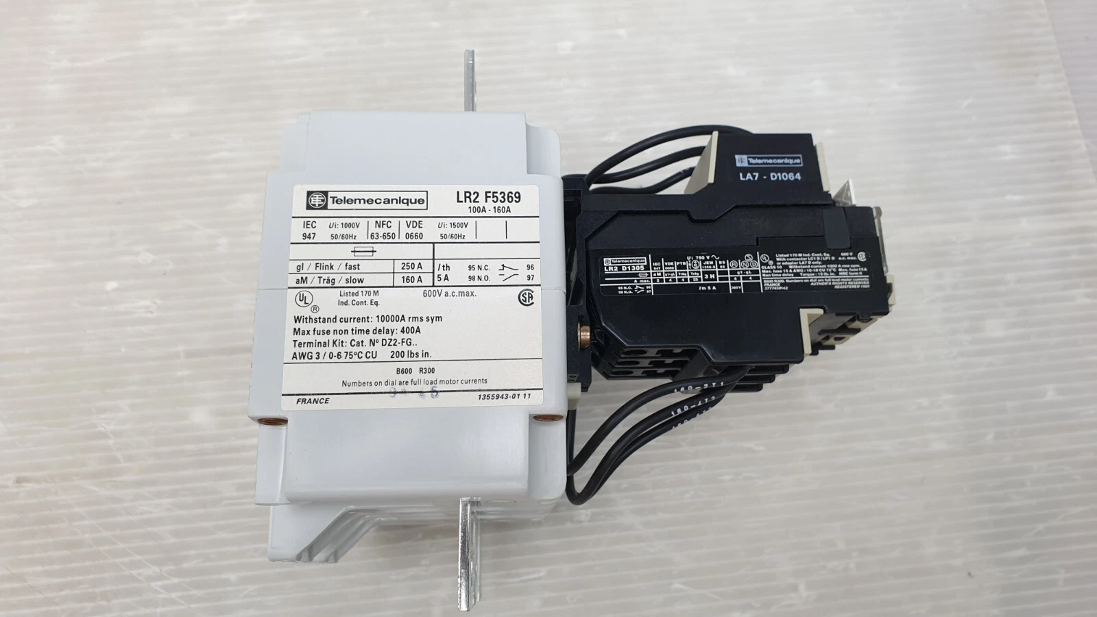 Telemecanique LR2 F5369 100A-160A label next to LA7-D1064 adapter
