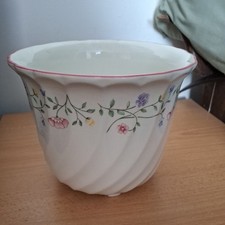 Summer Chintz By Johnson Bros China, Plant Pot Vase height 6.5" diameter 7 3/4"