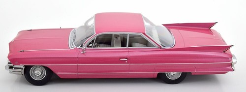 Cadillac Coupe DeVille Series 62 1961 rosa-metálico escala 1:18 KKDC181254 - Imagen 3 de 6