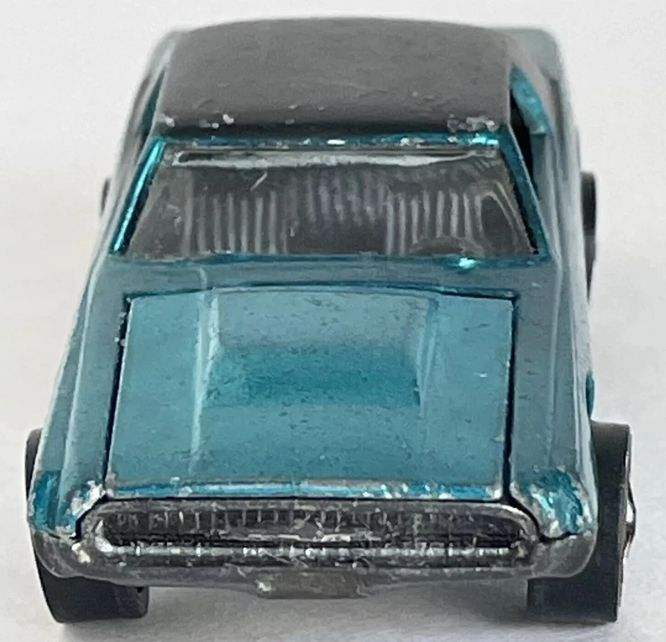 Hot Wheels Redline 1967 Custom T-Bird Aqua interior negro casi como nuevo Foto 4 de 4