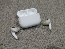 Apple AirPods Pro 1st Gen with Wireless Charging Case - White Working Great 