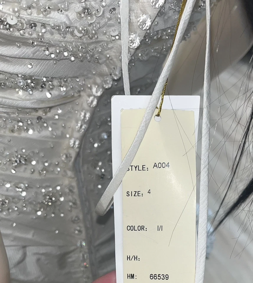 Vestido de noiva "novo" tamanho 4 por Casablanca Diamond Collection  - Imagem 3 de 4