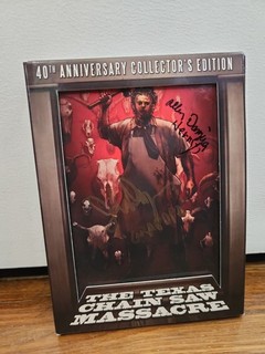 The Texas Chainsaw Massacre (Blu ray 1974) Signed